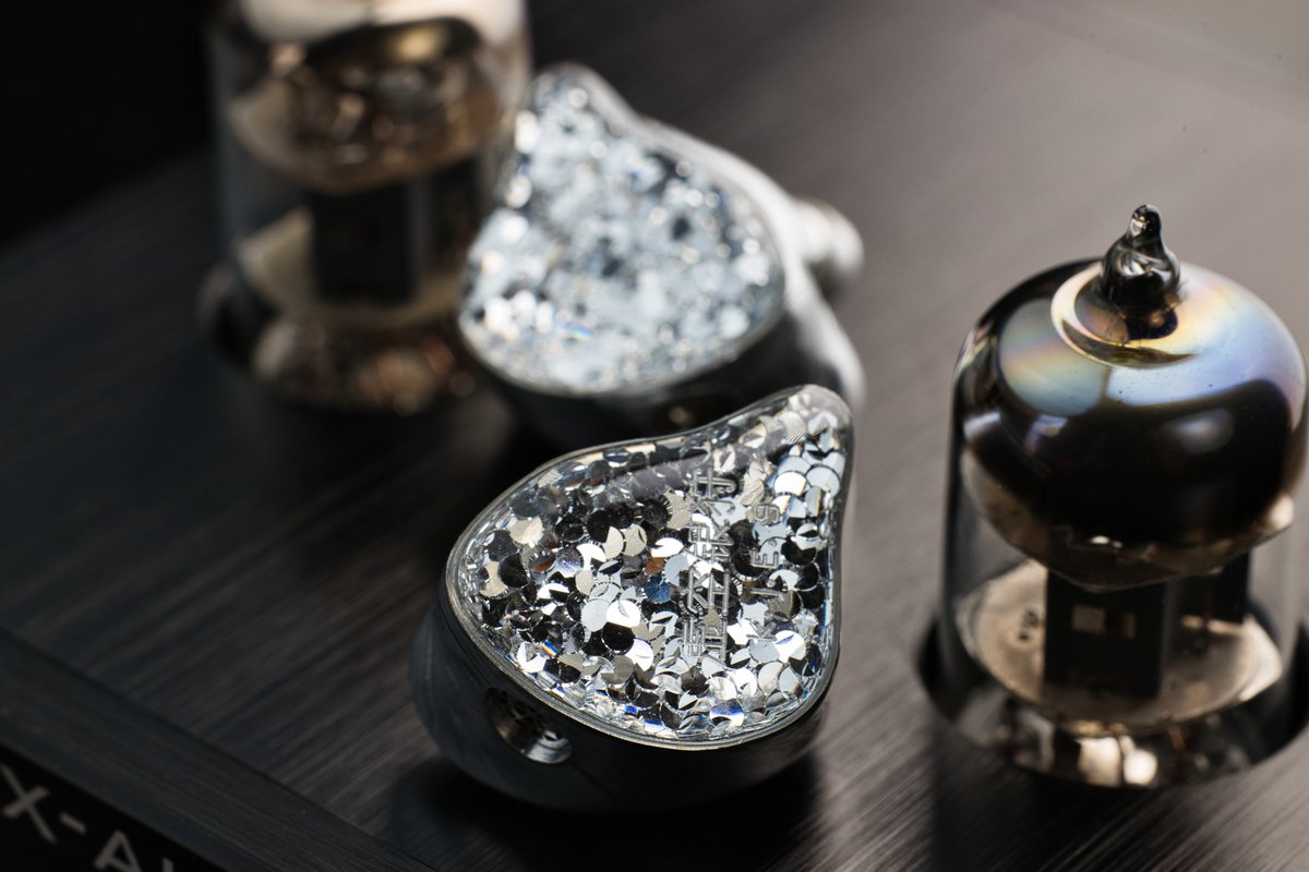 EarAcoustic_CN's tweet image. Silver accessories aren't just for your wrist.  ✨
Interested in EAA's products?
Official: earacoustic-audio.com
AliExpress: aliexpress.com/store/11026996… (The Fragrant Zither Official Store)
#TechWear #SilverAesthetics #EarCandy #JewelryAddict #OOTD #FashionTech #EAA #StyleInspo