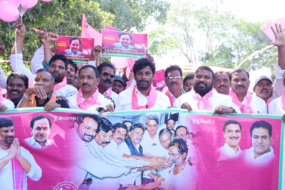 balkasumantrs's tweet photo. డిసెంబర్ 9, దీక్షా విజయ్ దివస్ సందర్భంగా మందమర్రి TGBKS కార్యాలయం నుండి అంబేడ్కర్ విగ్రహం వరకు ర్యాలీగా వెళ్ళడం జరిగింది. https://t.co/5t2bIWtIWP