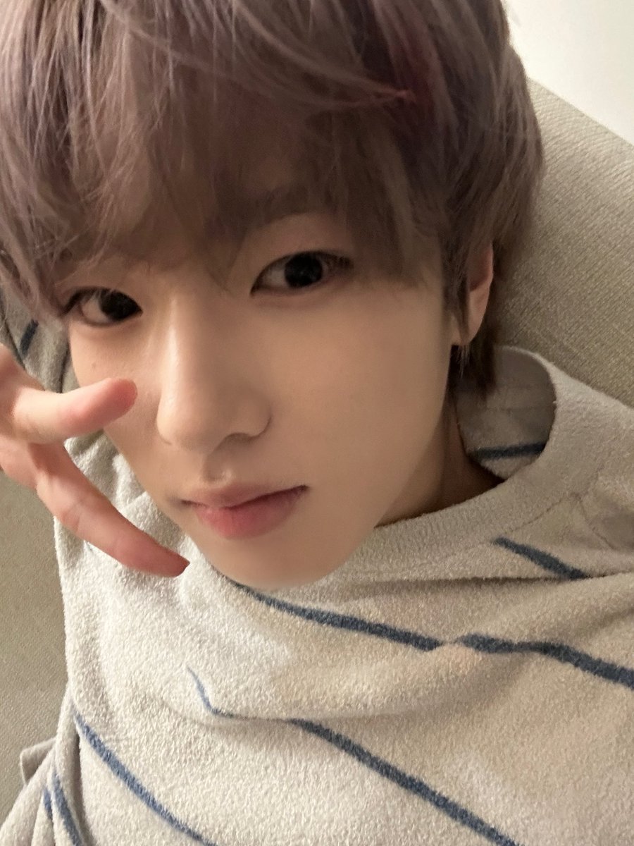 eonji1118's tweet photo. 사쿠 셀카 오랜만이다!!!! 귀여워😘 https://t.co/8GWeHZqh5j