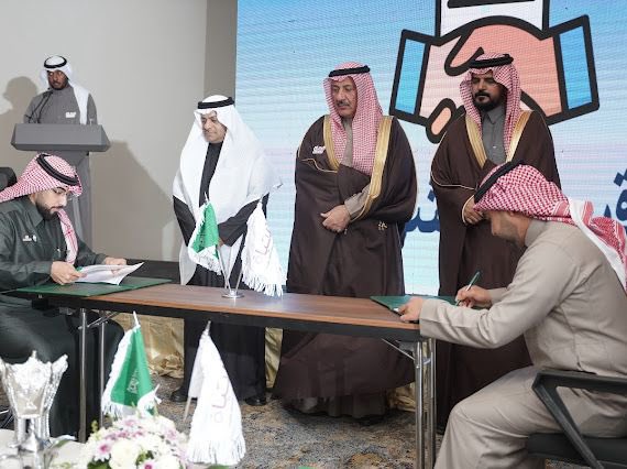 Alhayah1441's tweet photo. بحضور سعادة محافظ القريات الدكتور طلال التمياط ابرمت #جمعية_الحياة_لرعاية_مرضى_السرطان_بالقريات عددا من مذكرات للتوسع في ريادتها لخدمة مرضى السرطان بمنطقة الجوف وكانت الاتفاقيات مع ( مستشفى السعودي الالماني ومستشفى الدكتور فارس الهداج وشركة كمبرلي كلارك وشركة كير دايركت وشركة نظم الخليج للمحاماة )