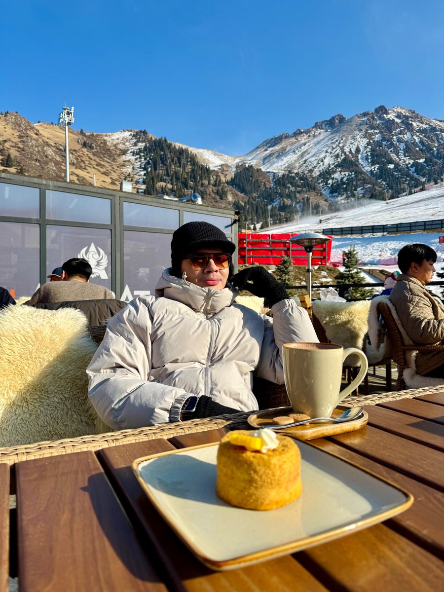 amalfathi's tweet photo. -14 °C #Shymbulak #Almaty #Kazakhstan https://t.co/tYMqbkrsJ8