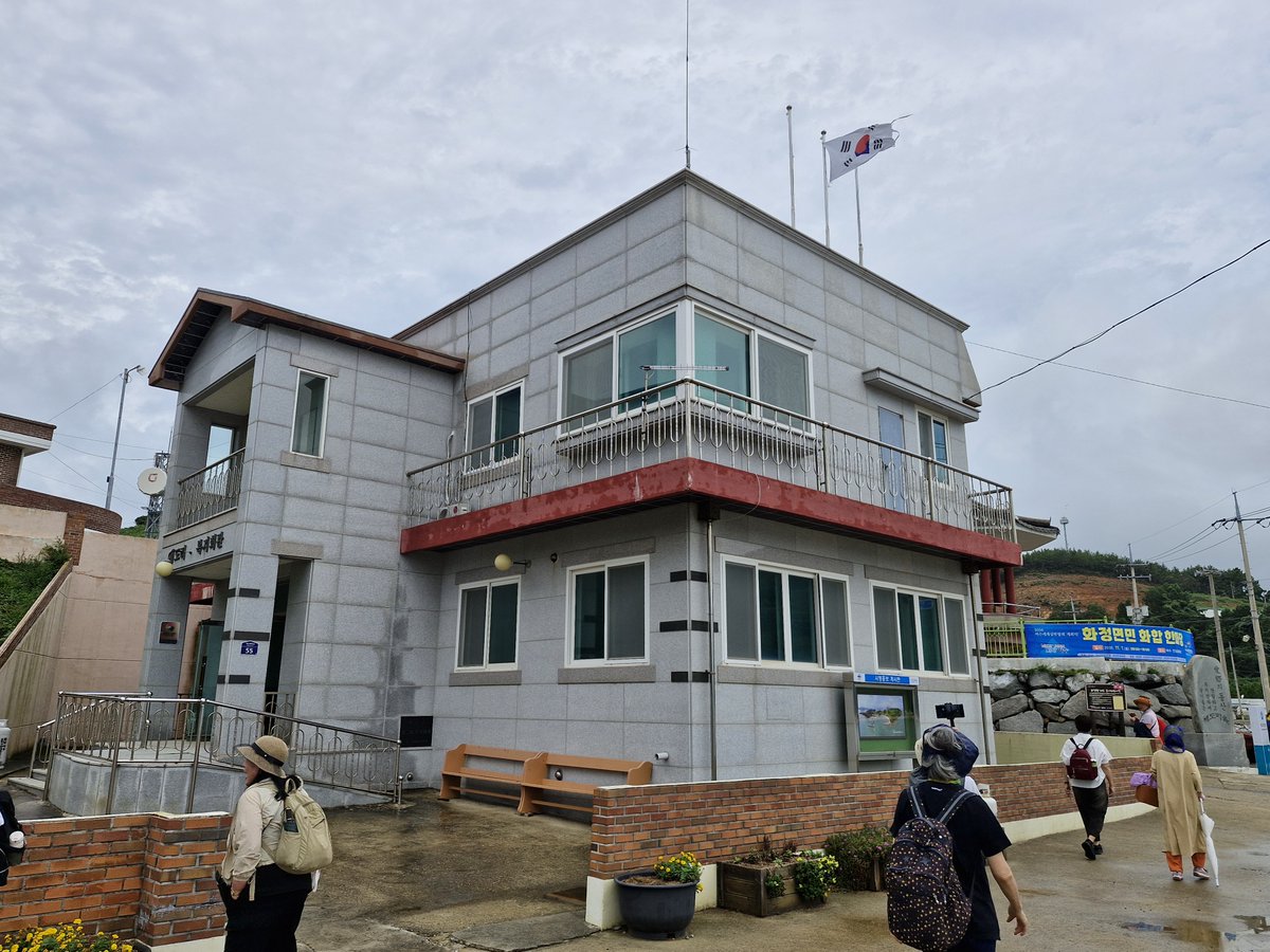 여수 여행 간다면 여기 필수! ✨ 백야도에서 배로 10분 컷!

사람 손때 묻지 않은 조용한 힐링 섬, 여수 제도(濟島)를 소개합니다.
🏝️ 시간이 멈춘 듯한 고즈넉함 속에서 진짜 여수를 만나보세요. (식당/편의시설 ❌, 물/도시락은 필수!)

#여수 #여수여행 #여수제주도 #힐링섬 #걷기여행