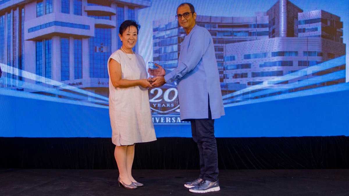 SilverStarTower's tweet photo. Honoring Sumitomo corporation, K3 Aluproduct , Japan Motors and Sahara Energy Group for 10+ years of deep trust and shared vision.

It is because of tenants like you that Silver Star Tower continues to thrive and grow. 

#20thanniversary #silverstartower
#commercialrealestate https://t.co/nVXF8FFEWT
