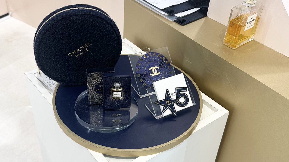 原宿のアットコスメでCHANELのイベントやっててリップ買ったら無料で