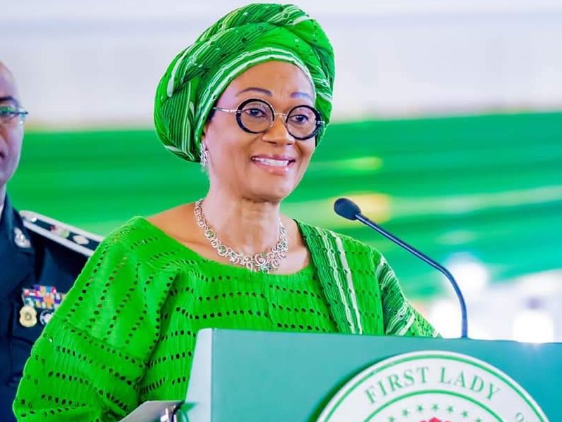NigeriaStories's tweet photo. JUST IN: Nigeria’s First Lady, Senator Oluremi Tinubu, has predicted that Nigeria will begin lending money to other countries by 2026 due to anticipated growth and prosperity.

She made the statement in Ile-Ife, Osun State, on Sunday https://t.co/V1yN2xH0SM