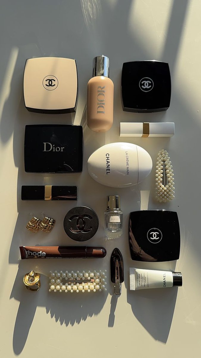 ceelune_'s tweet image. 