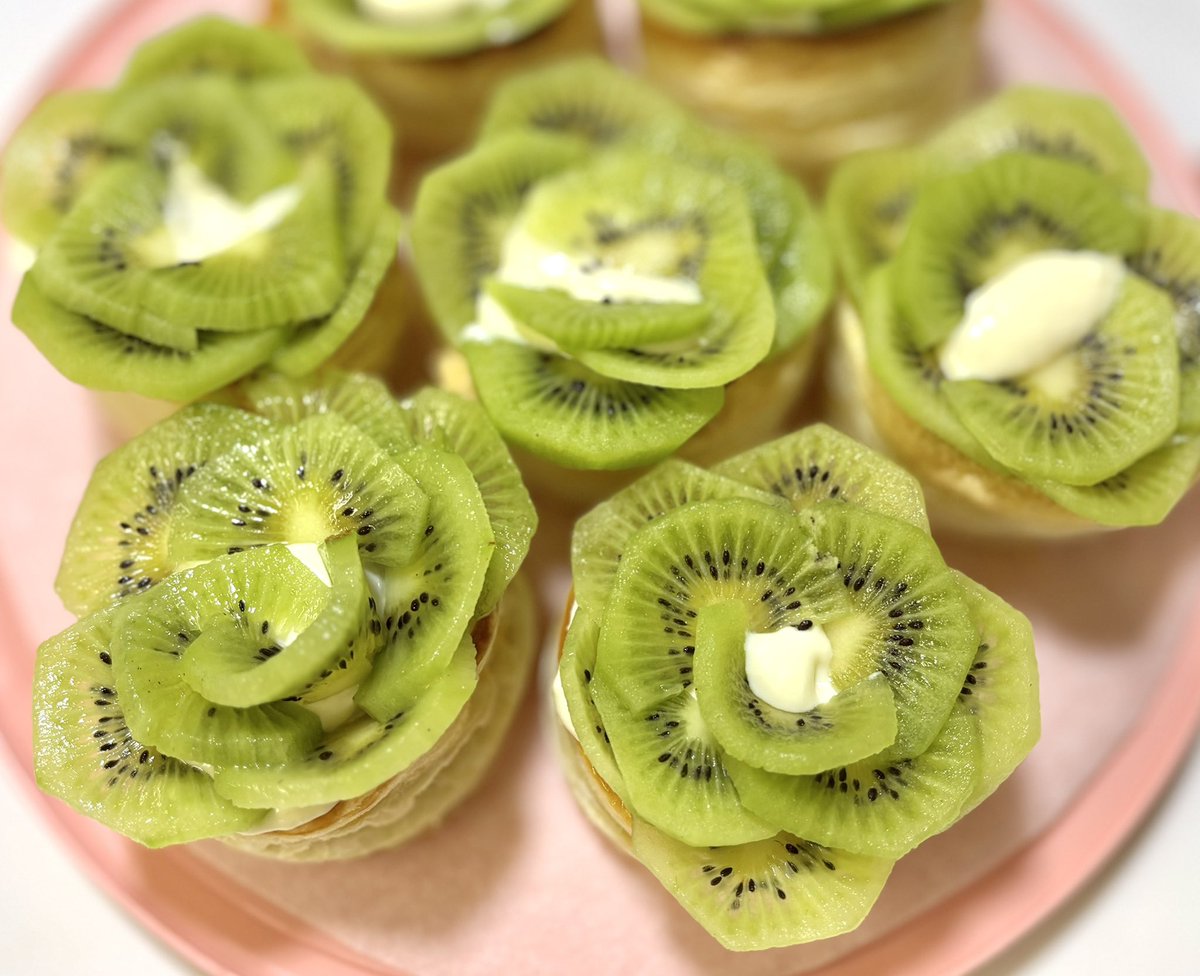 2週間ほど前に生徒さんから袋いっぱいのキウイを貰ったんだけど、まだ