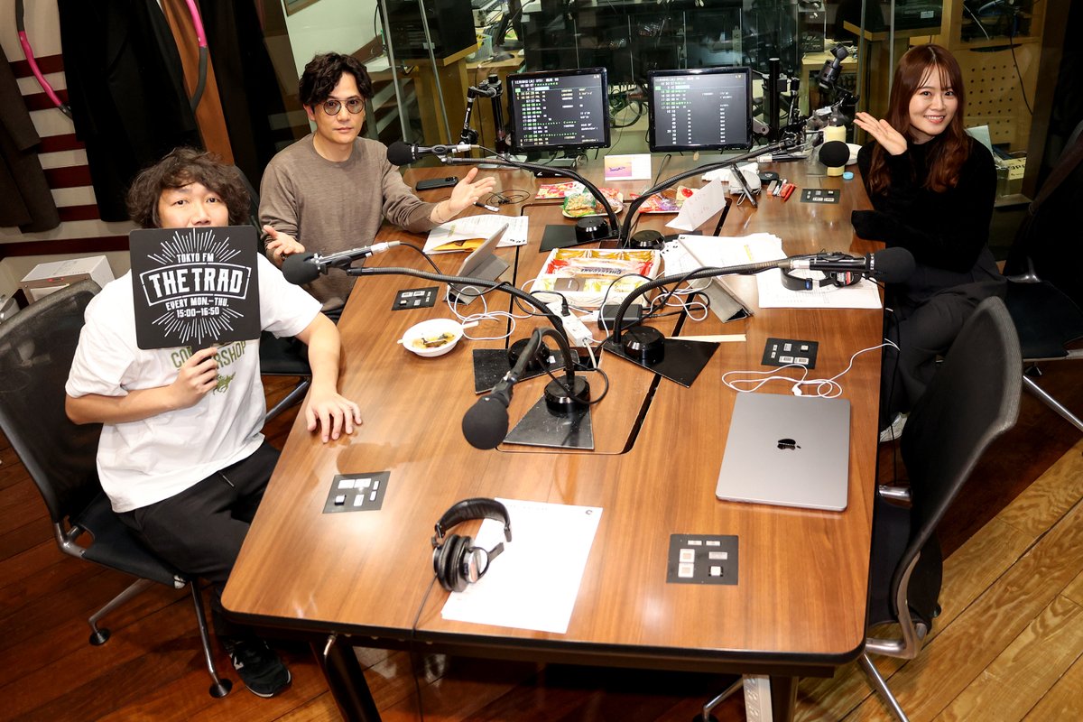 【🗺️THE TRAD ENTERTAINMENT MAP】

#マンボウやしろ さんがご来店❗️
(<a href="/manbouyashiro/">マンボウやしろ</a>)

3人で、2025年 国宝級 ナンバーワン・ソング＆ナンバーワン・エンタメについて、お話ししました❗️

皆さん、お疲れ様でした‼️

👇#radiko はこちらから❗️
radiko.jp/share/?sid=FMT…

<a href="/Skyrocket_Co/">SkyrocketCompany</a> #スカロケ