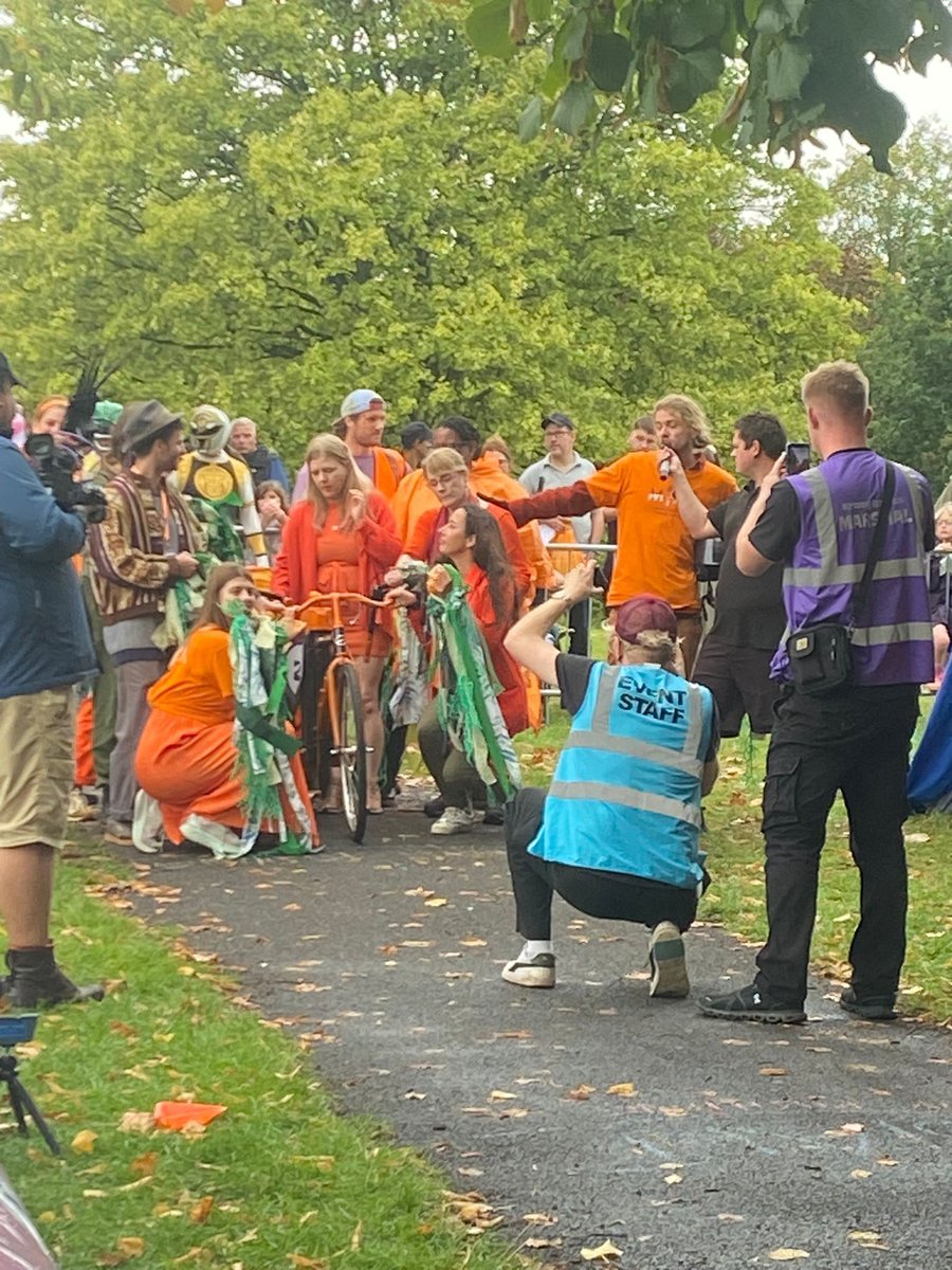 Many Minds tweet media