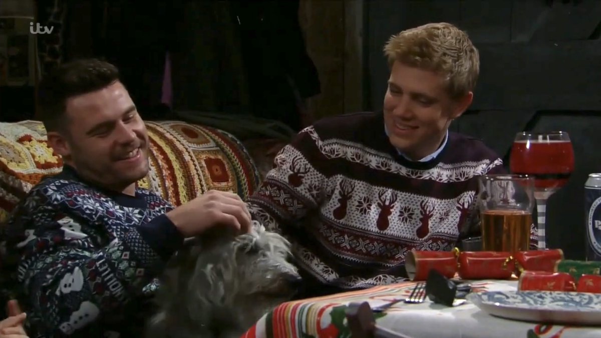 cossalltheway's tweet photo. Welcome back my favorite time of the year…
#robron https://t.co/hEs3iEwiF2