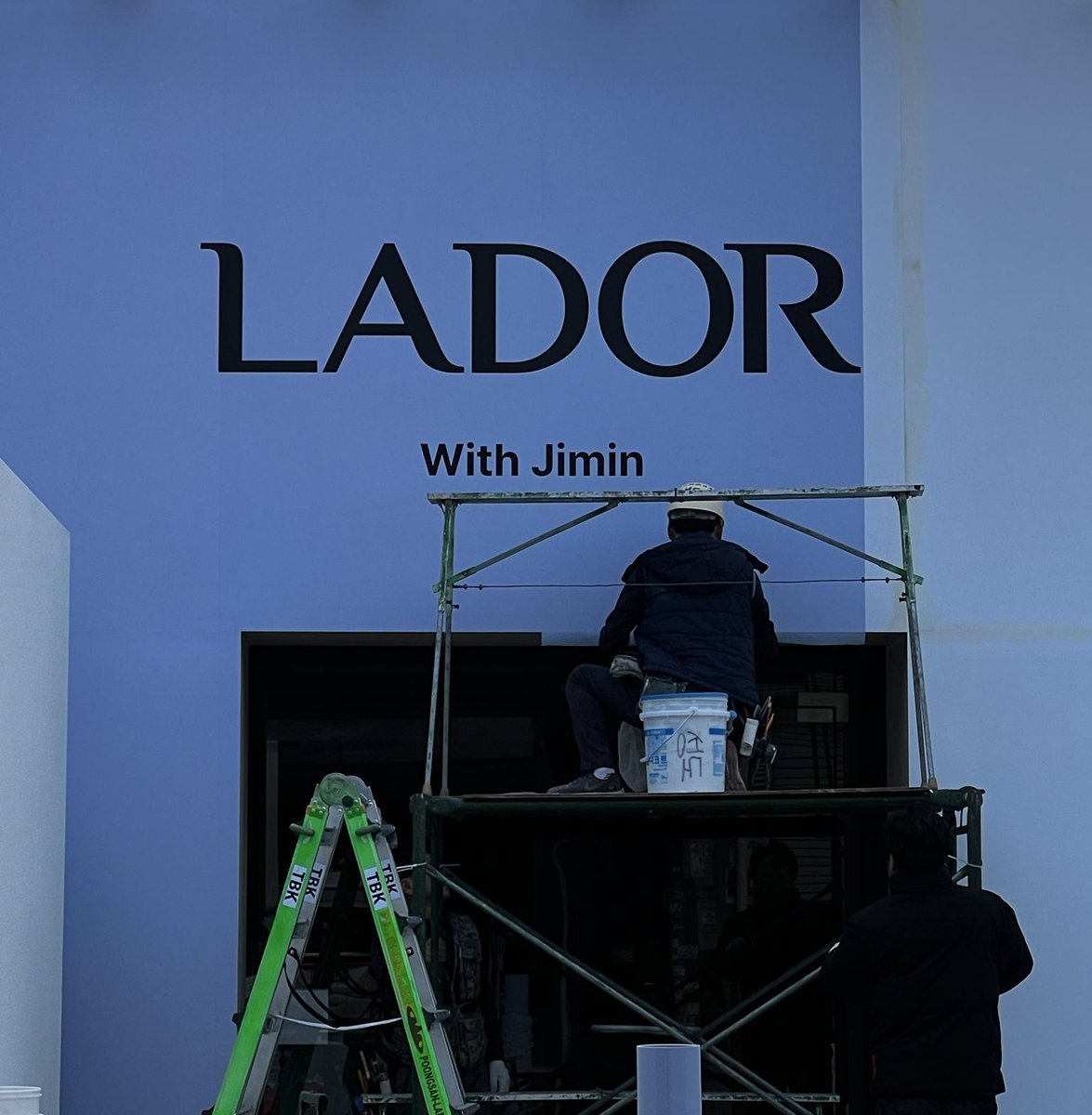 cocojm_0t7's tweet photo. LADIOR GLOBAL AMBASSADOR JIMIN WOW 🤩 🔥 https://t.co/ts8s3nfpRD