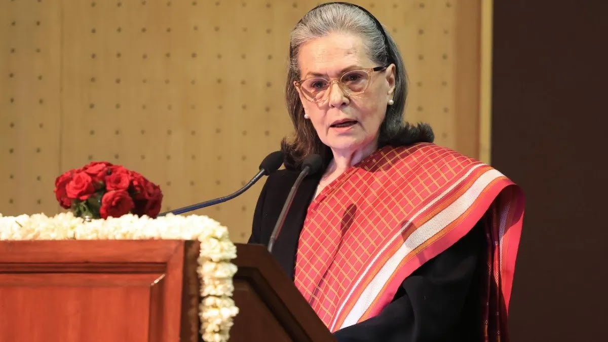 BREAKING NEWS 🚨 Sonia Gandhi gets notice from Rouse Avenue Court over alleged wrongful voter list inclusion before citizenship.

Today, Congress is celebrating her birthday.
