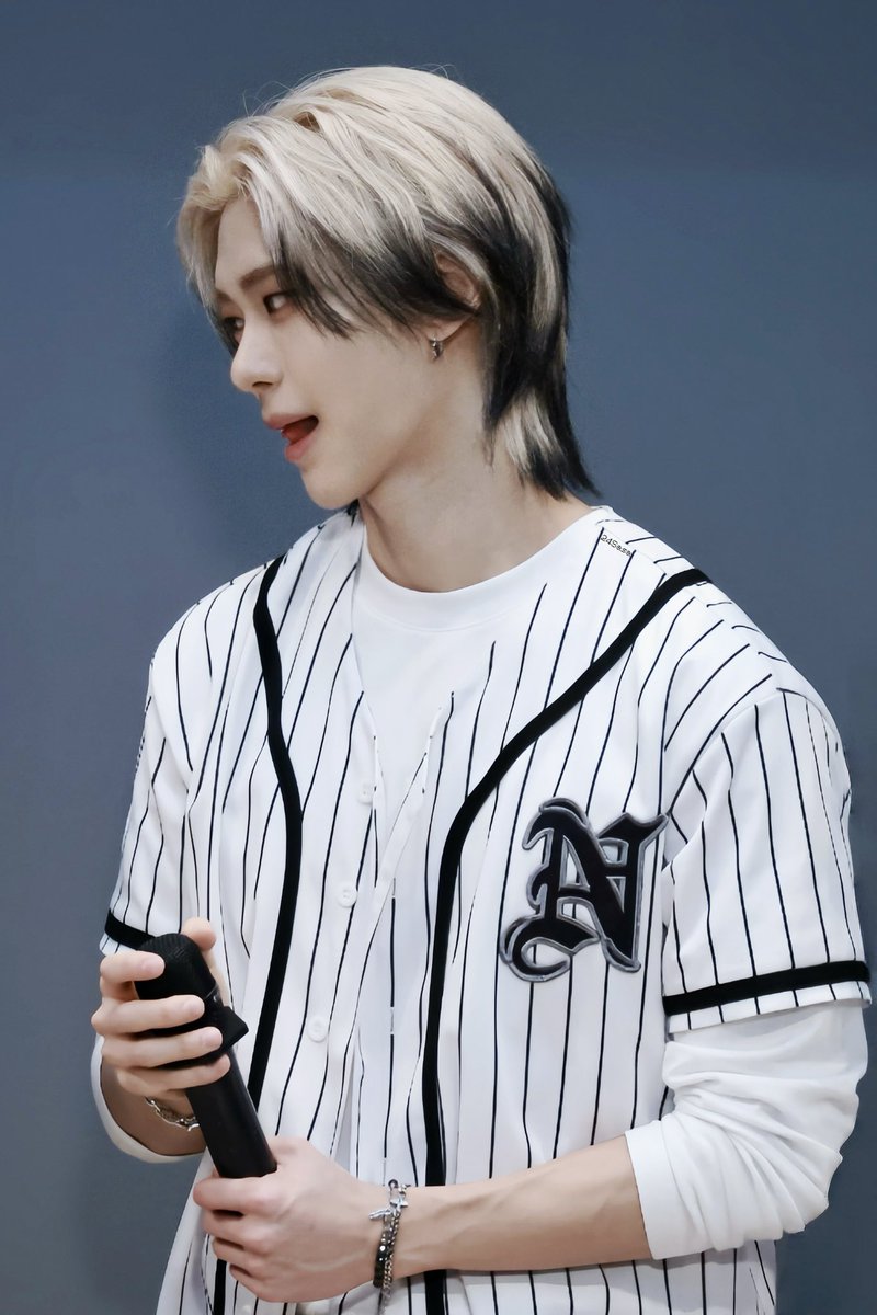 NOW_24nuna_'s tweet photo. 251129 미팬

#시윤 #SIYUN
#나우즈 #NOWZ https://t.co/EqvpDfFlUH