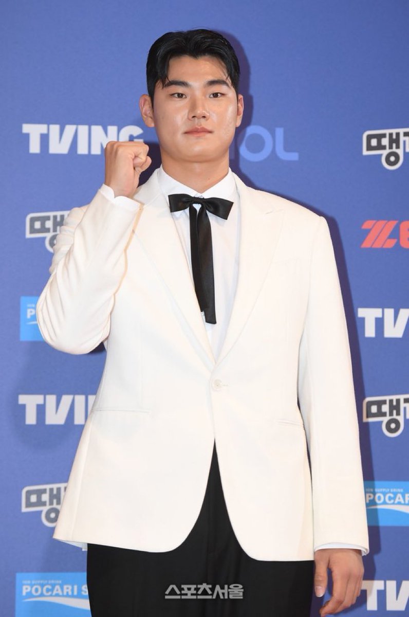 도로보 tweet media