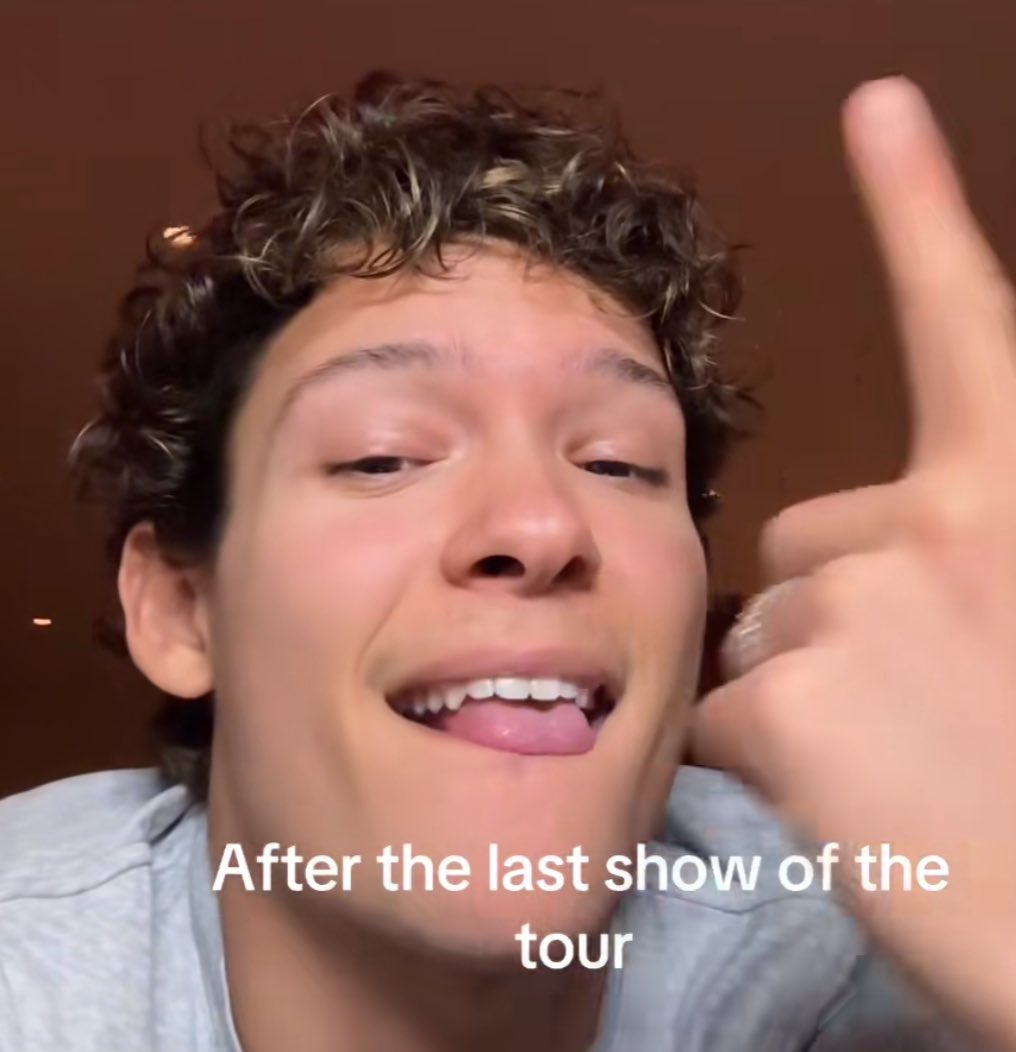 tododeomar's tweet photo. i’m so obsessed with messy curls helloo 😭 https://t.co/Nuadh8xl70