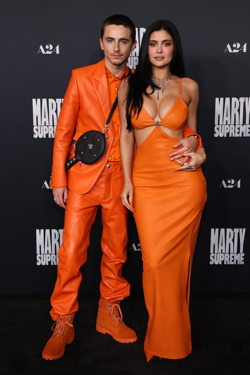 bpthaber's tweet photo. Kylie Jenner ve sevgilisi Timothee Chalamet bir etkinlikte birlikte görüntülendi. https://t.co/b44HjDqbQk