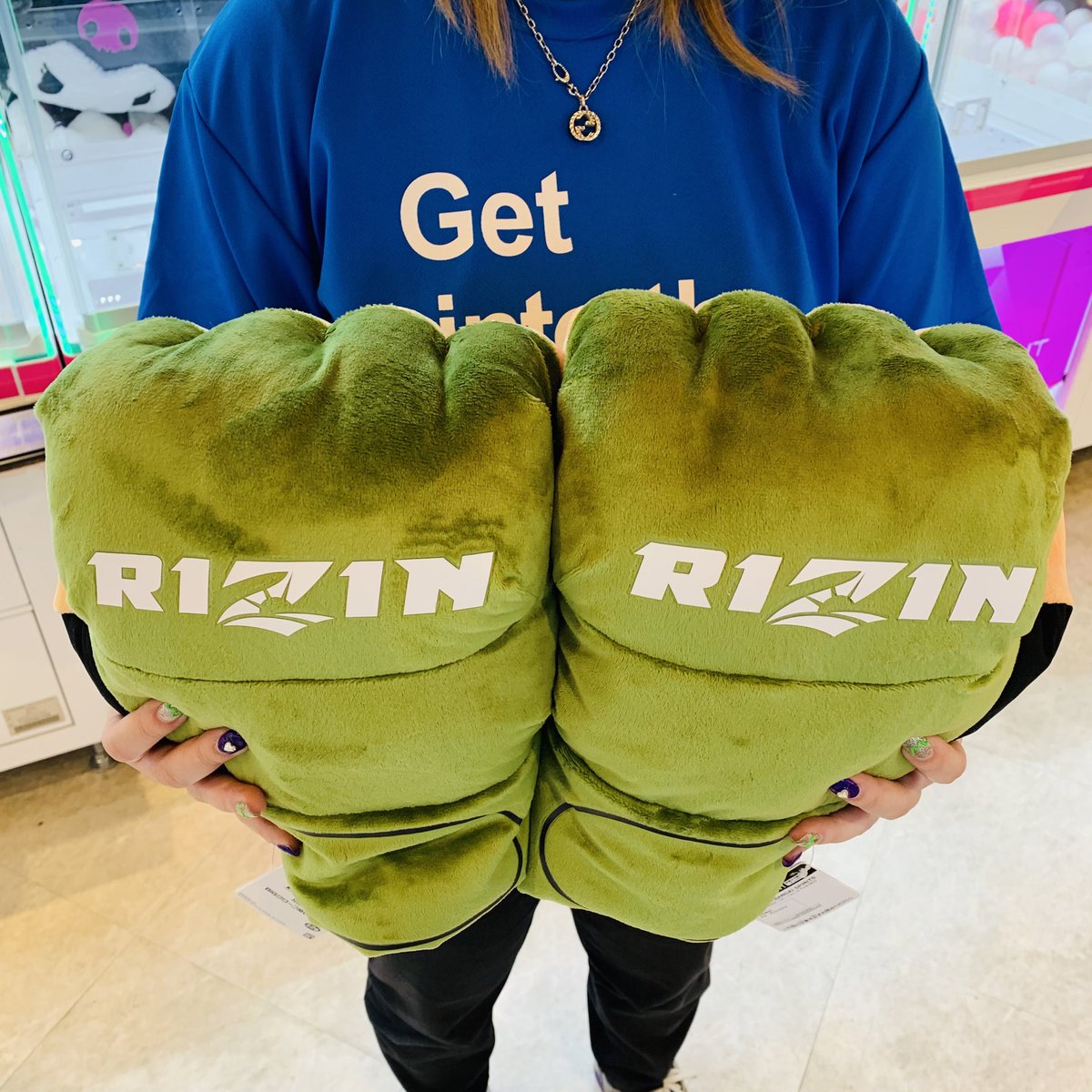 🆕景品入荷情報🆕 本日、当店に 「#RIZIN BIGグローブぬいぐるみ（全2