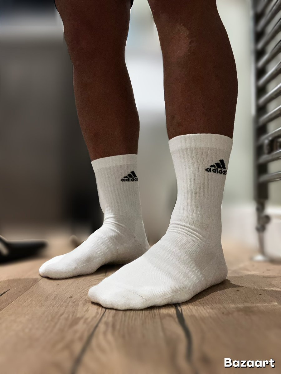 benessexfeet's tweet image. Mmm nothing like starting a new  wear project - especially with brand new socks👌 let’s see what these look like in 2 weeks time 😏🧦
