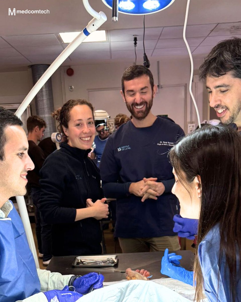 medcomtech_sa's tweet photo. Curso Integral de Cirugía de la Extremidad Superior. 
Formación práctica en mano y muñeca + soluciones reales en implantes personalizados.
@medcomtech_sa   @ValorImplant https://t.co/BG7fJYJ1cb