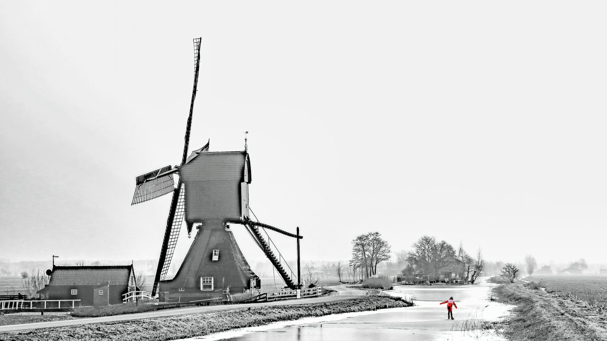 Z6Focus's tweet image. Dit plaatje lijkt verder weg dan ooit… 
Maar wie weet, verrast koning Winter 2025-26 ons toch nog met een late witte betovering.
picfee.com/nl/print/19169…