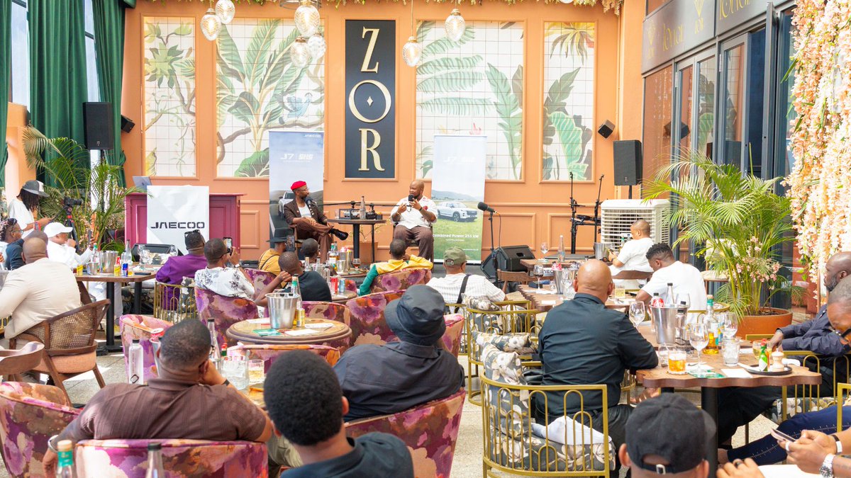 MensHealthZA's tweet image. Real talk, reflection and connection. The @Jaecoosa  Grootmans Table is leading the conversation on men’s wellness in South Africa. Full recap here 👉 mh.co.za/a-look-inside-… 

#TheGrootmansTable #JaecooSA #Movember #MensHealthSA