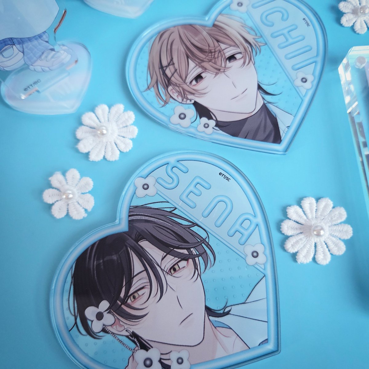 ꒦꒷♥︎꒦꒷꒦꒷꒦꒷꒦꒷꒦꒷━━━━━━━━
#つるいととファボテリア 
#スパイシーミルクキャンディ
#猫っ毛と悪癖
━━━━━━━━━━━━━━꒷♥︎꒦
時間なくてドリンク飲めなかったんですが、アクスタ買えてよかった😳🩵
アクコは攻めのいちいくんとせなくん😍🩵
宝物が増えて幸せです💎💕