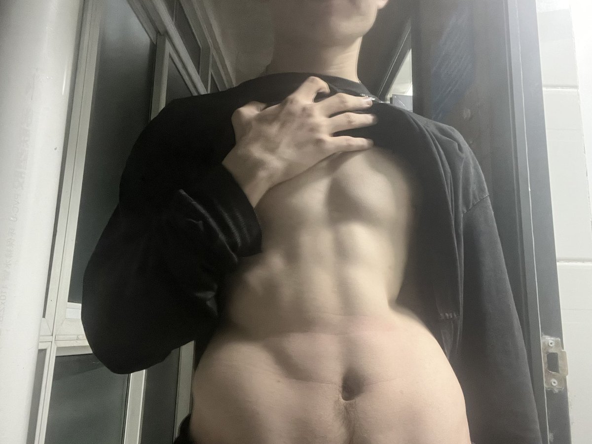 qwer2222337's tweet photo. 上班正在夹腿发情的母狗在哪 #反差  #母狗  #羞辱 #女大 #少妇 https://t.co/Pi4WJ41raq