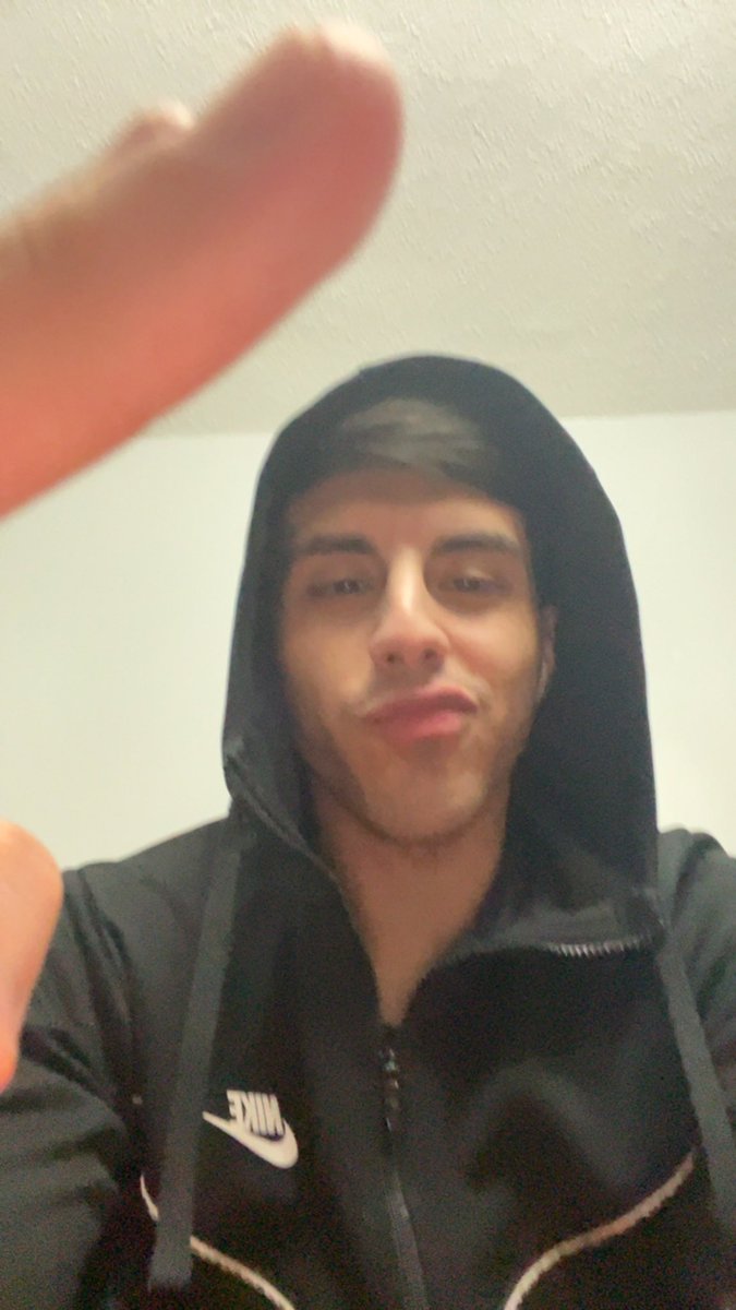 sarib🚶🏻‍♂️‍➡️ (@esttboy01) on Twitter photo 