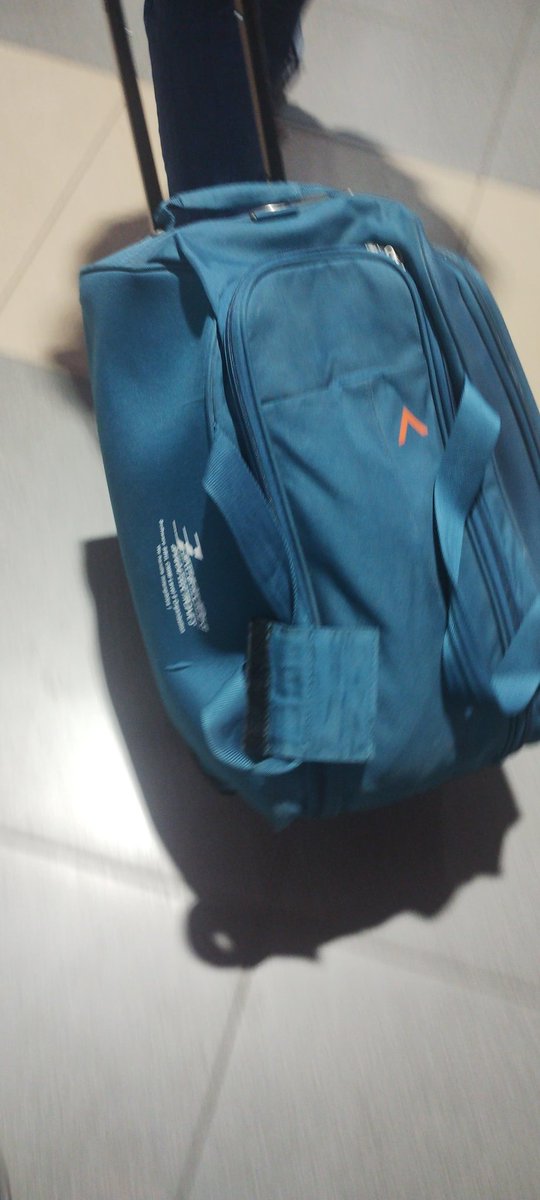 _AbhiGiri's tweet photo. @IndiGo6E @IndiGo6E My flight from Hyderabad to Bangalore on 5 Dec 2025 was delayed 8 hrs and then cancelled — but my checked-in baggage is missing.
Complaint No: HYD6E55189

I need my luggage traced.

Tagging for urgent help:
@DGCAIndia @MoCA_GoI @AAI_Official @HYD_Airport @BLRAirport https://t.co/dkWLIZGy1H