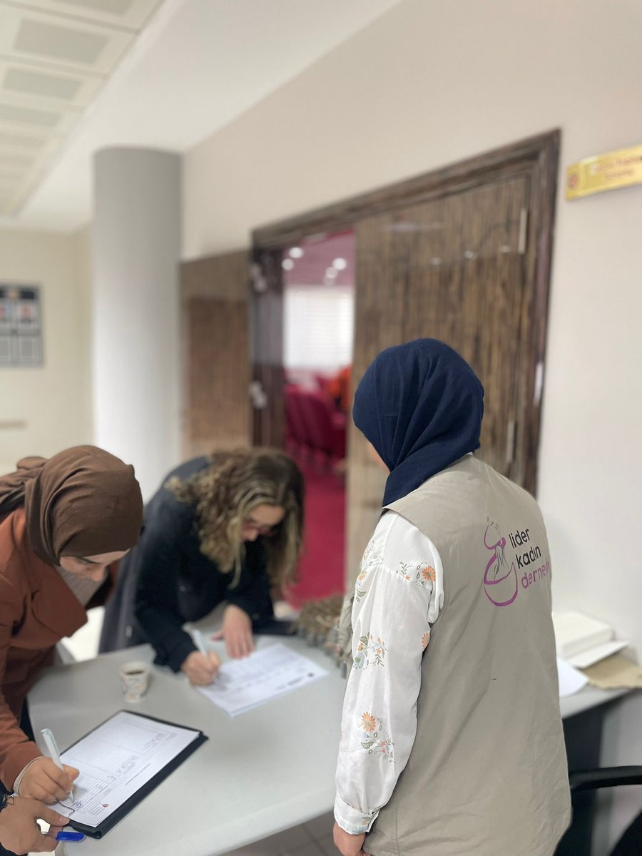 LiderKad's tweet photo. 25 Kasım Kadına Yönelik Şiddetle Mücadele Günü kapsamında düzenlediğimiz panelde; UN Women, UNFPA ve Akademisyenlerden oluşan değerli konuşmacılarımız ve konuklarımız ile bir araya gelerek dijital şiddet, etkileri ve mücadele yolları üzerine bir değerlendirme gerçekleştirdik. https://t.co/ebj8qkZx0z
