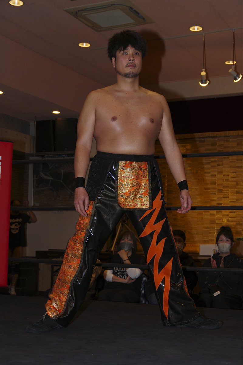 pw_bukotsu's tweet photo. 2025.12.7
プロレスリングBUKOTSU
“2025年最終興行”

第3試合
むぎプレゼンツ
DEP無差別級タッグ選手権試合60分1本勝負

[挑戦者組] #影山道雄 &amp; #柴山貴哉 vs #武骨太郎 &amp; #伊禮タケシ [王者組]

#pw_BUKOTSU
#DEP_pw
#pw_dera https://t.co/B0xsSCh5kM