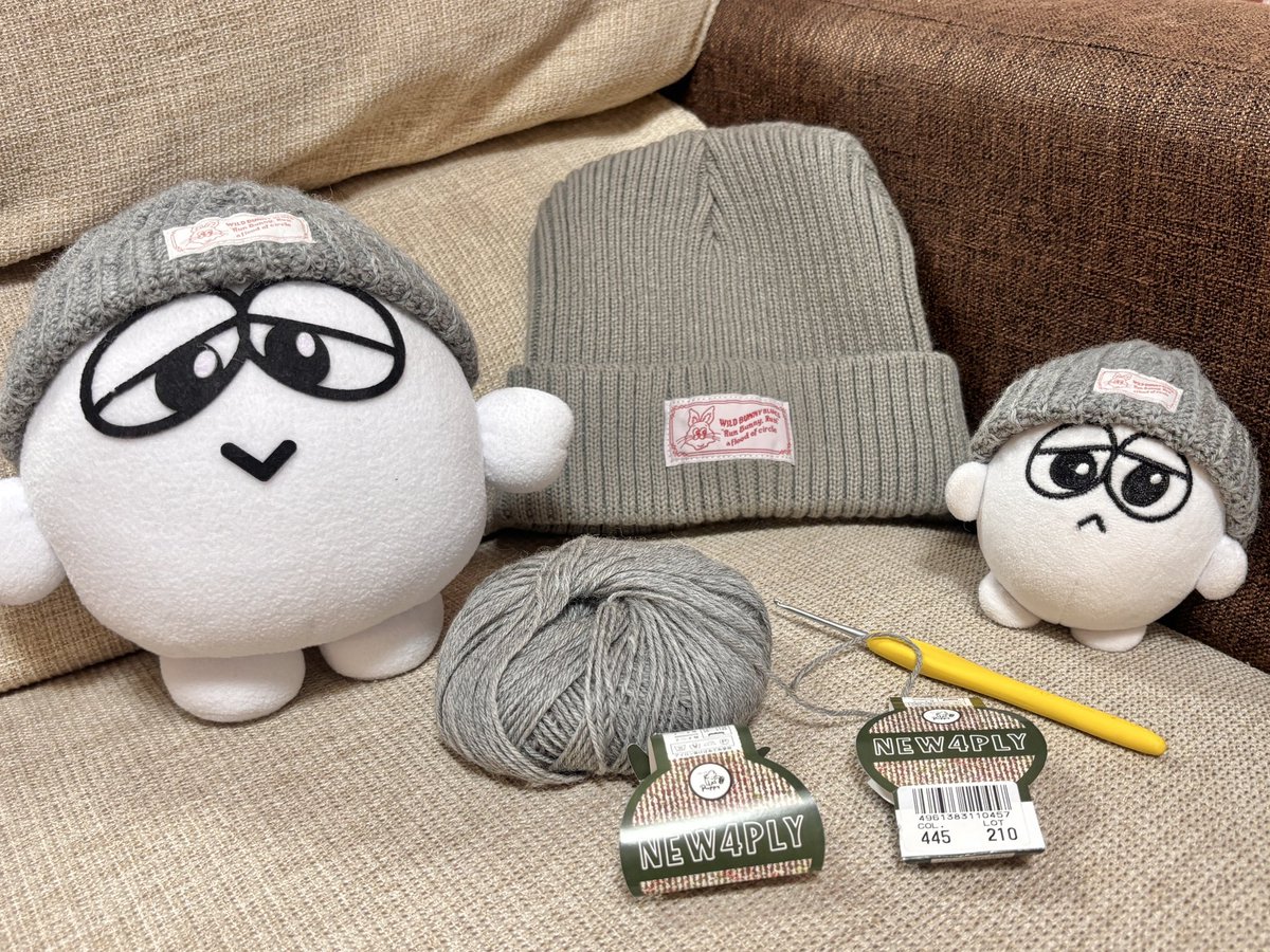 yorjsb's tweet photo. 嬉し〜〜〜✨✨(⁎˃ᴗ˂⁎)✨🧶

かぎ針編みで
大きいブルース君と小さいブルース君に
「WILD BUNNY BLUES ツアーグッズのタグニットキャップ」風の帽子を編みました〜✨☺️

(パピー ニュー4PLY 中細 Col.445 グレー
かぎ針 3号) https://t.co/dQhgWENX4J