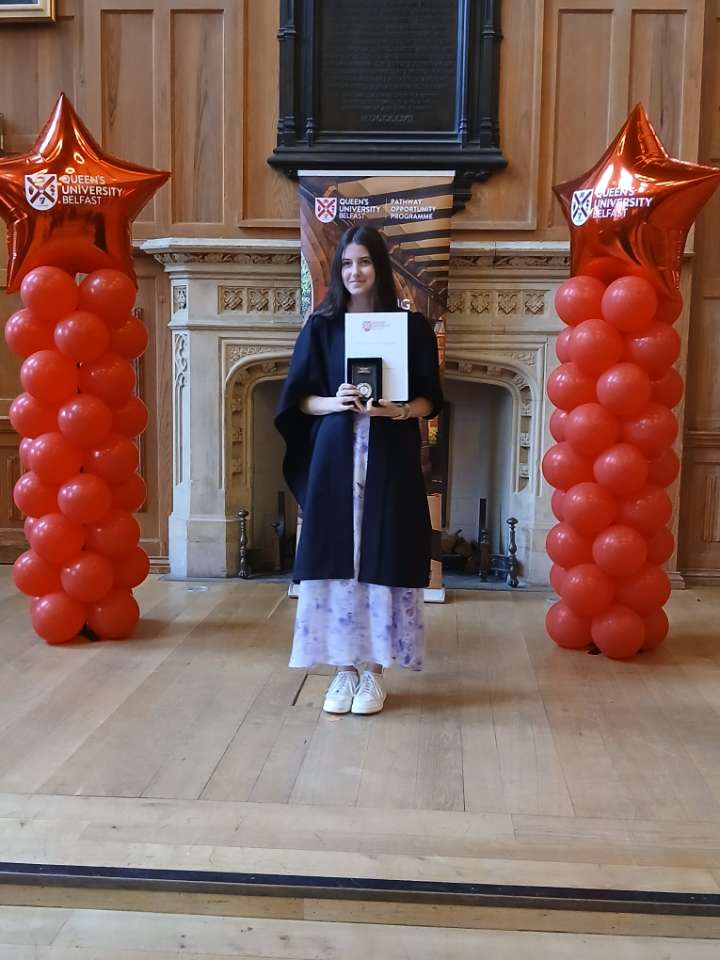 MaloneCollege's tweet photo. Congratulations to Heidi in Year 14 on graduating from the @QUBelfast Pathway Programme in nursing. This is a fantastic accomplishment that reflects her hard work and ambition. Well done, Heidi! 👏📘 #QUB #PathwayProgramme #Nursing https://t.co/vb257p5bgf