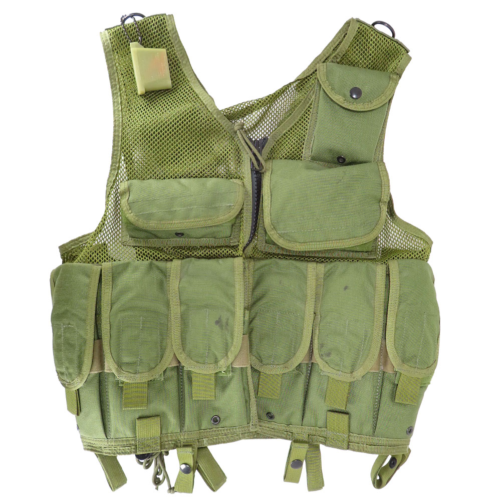 数点ですがEAGLEとBLACKHAWK!のタクティカルベストを掲載しました