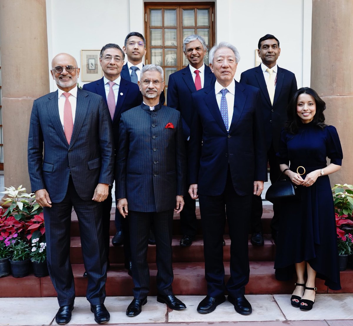 DrSJaishankar's tweet photo. Pleased to meet Chairman of Temasek Holdings Teo Chee Hean and his team today in New Delhi.

Discussed the investment opportunities unlocked in 🇮🇳 by recent reforms.

Look forward to his address at the 5th Atal Bihari Vajpayee Memorial Lecture later today. https://t.co/8CwcG7L0B5