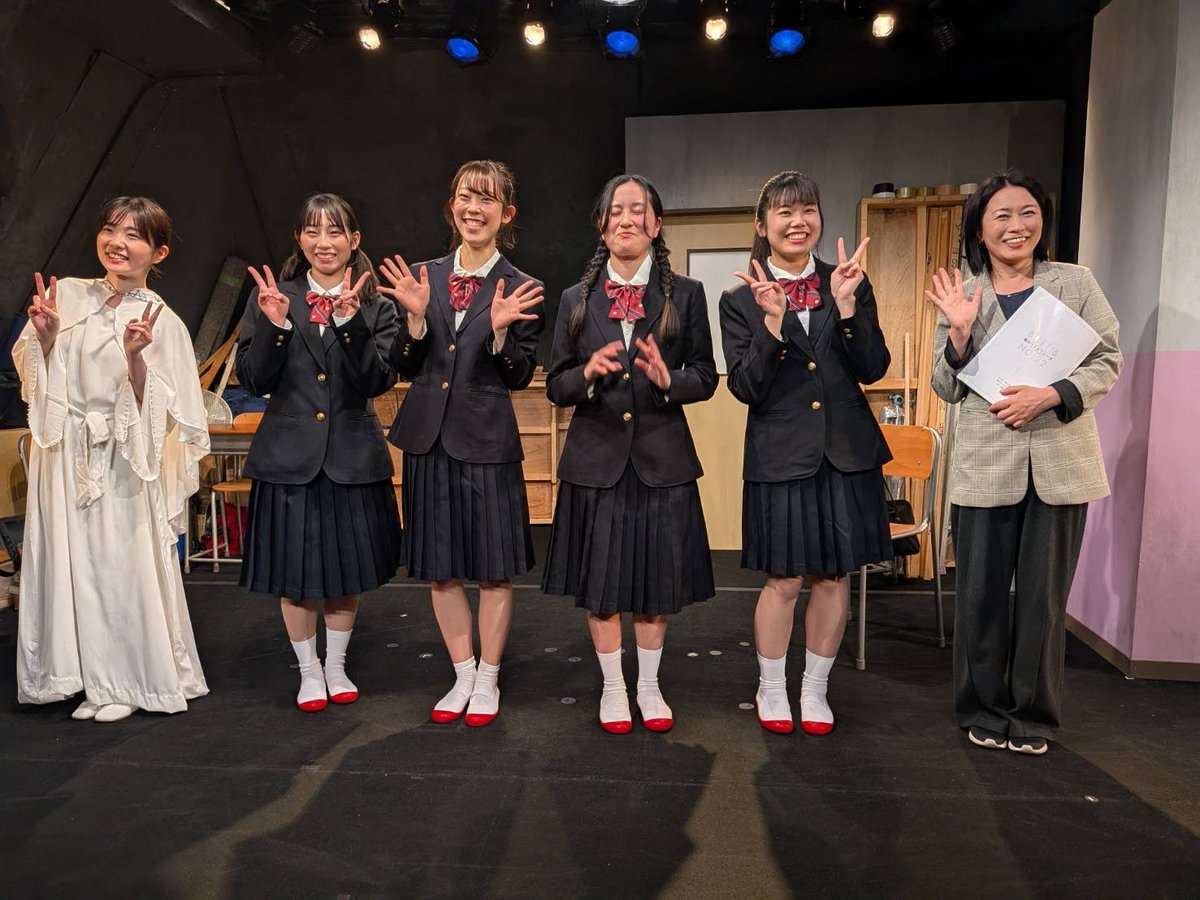 ️ 【12/14まで販売しています❣️】

🌟B.LET'S第22回公演🌟
『鴨川リトルウォーズ』
💫 ¥2500

廃部寸前の演劇部 最後の舞台は 
まさかの『スターウォーズ』
京都の女子校で起きた小さな反乱の物語

ご視聴は12/21まで。何度でもご視聴いただけます。
コチラから🔻
blets.stores.jp/items/6918acd9…