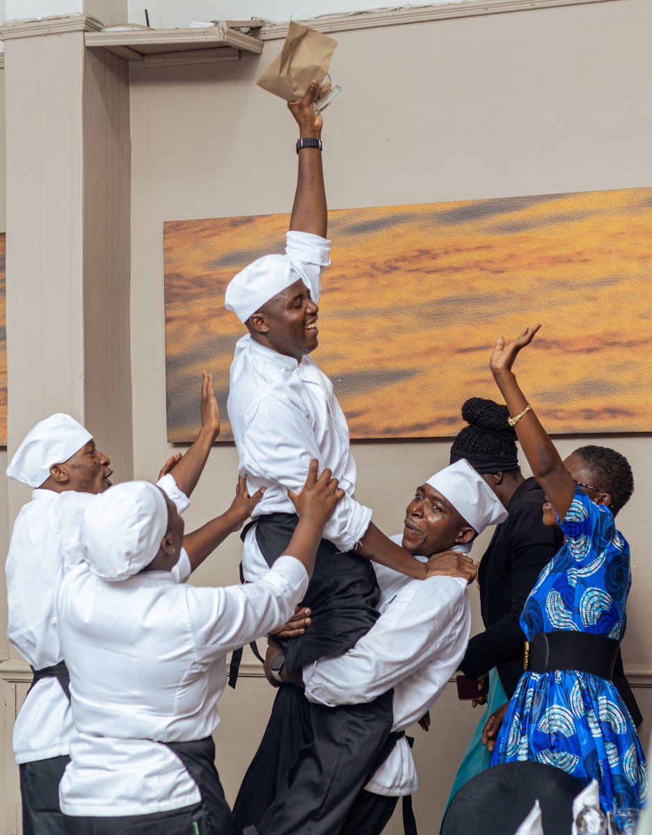 CrestaHotels's tweet image. Tastes of Success! Huge congratulations to the graduating class of Cresta Zim 2025 Chefs! The future of food is in your talented hands.

#ChefLife #Graduation #CrestaJameson #WhereOneSmileStartsAnother