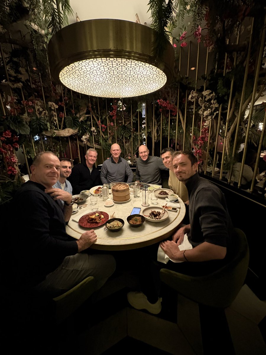 Lindonk's tweet image. Nice team dinner! #2026prep