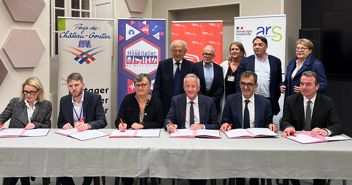 lamayenne's tweet image. [#SANTÉ] 🔵 Le Département et ses partenaires signent une convention pour pérenniser le centre dentaire du CHHA. Objectif : renforcer l’accès aux soins et soutenir l’installation des praticiens en Mayenne.
@vsaulnier53200 @olivierrichefou