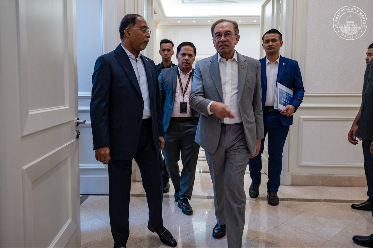 Anwar Ibrahim tweet media