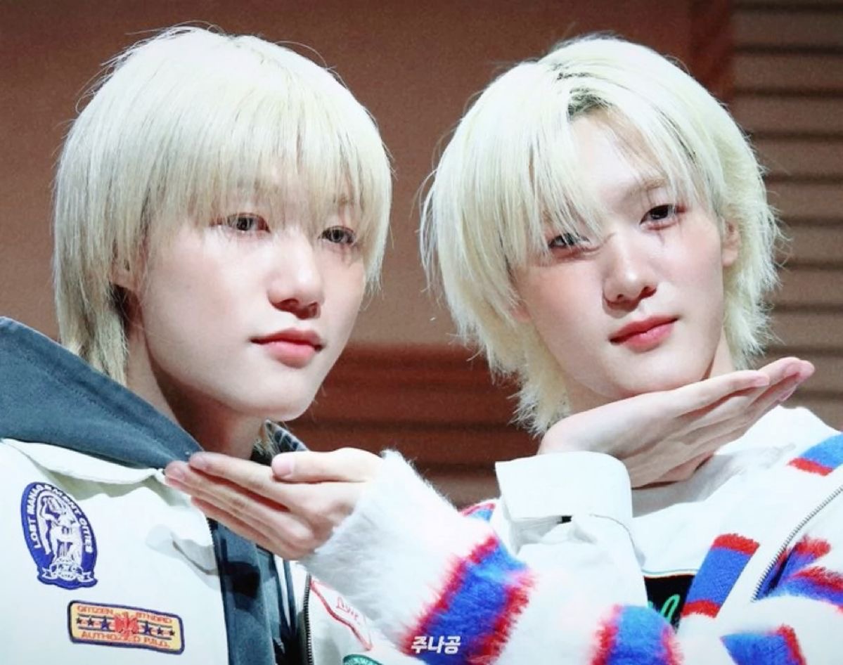 8LOMII's tweet image. 🪡 #SOULSEOB socmed au ( ꈍ꒳ꈍ)

Based off of the Japanese 2nd button tradition.  Shota gives his to Jongseob, but Seob doesn’t understand what it means… Graduation is coming in less than a month, how will their relationship end up going? (°0°)!!