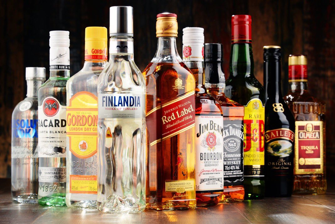 BREAKING 🇸🇦 : Saudi Arabia to allow foreign residents earning over $13,000 to buy alcohol.