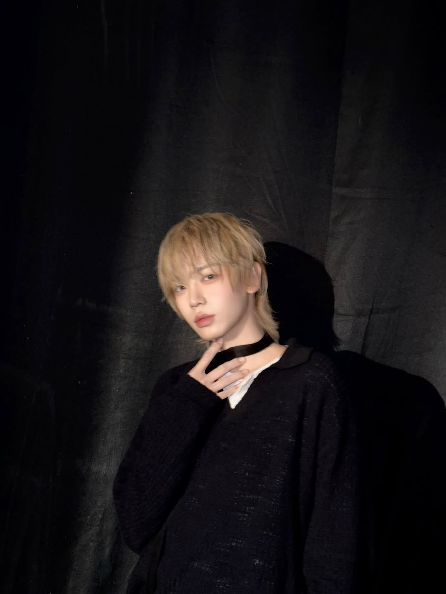 📸] 120925 | IG Update of #SHUAIBO “🖤🥀” 1/2 #장슈아이보 #AHOF