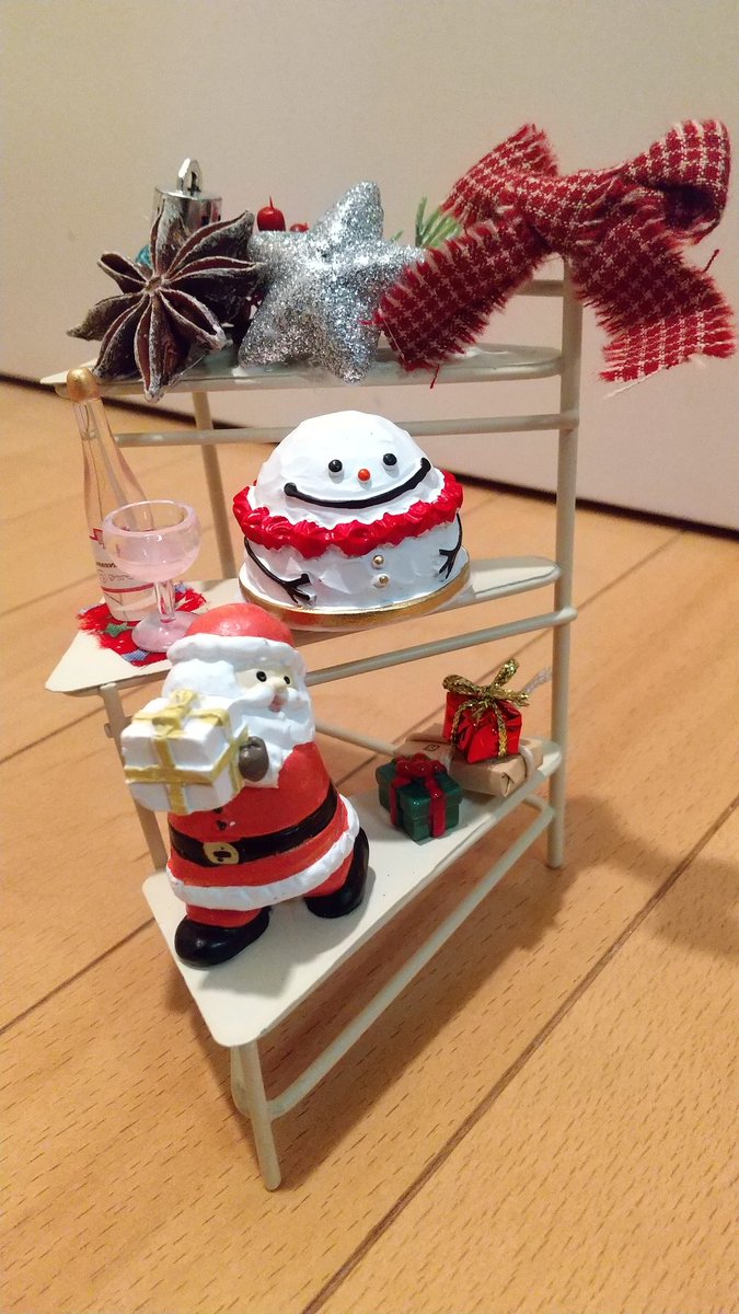 yukiko19680122's tweet photo. クリスマス✨🎄✨第3弾🎅⛄️
今度は🌿✨🎄リース🎄✨🌿作ろうかな?
#NATURALKITCHEN
#100均 https://t.co/lUYTCxbcN4