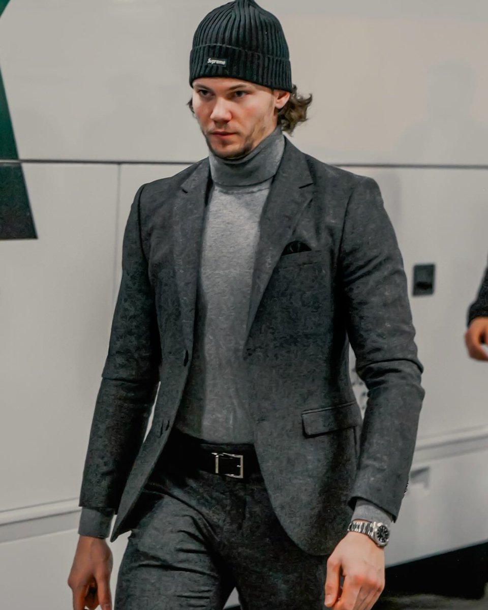 Das Mo in Moritz steht für Model! 😍 

(📸 @detroitredwings) | #LGRW | #Seider