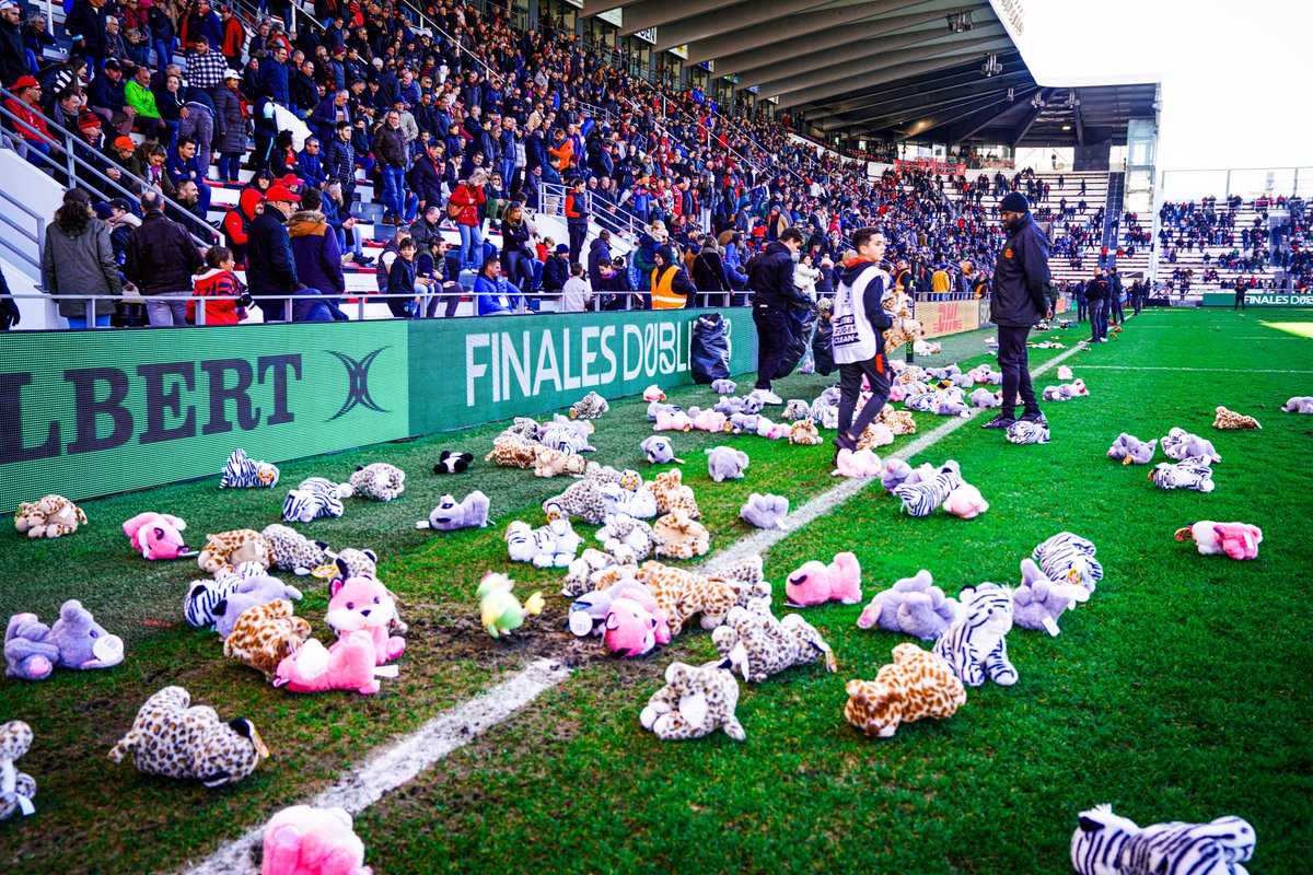 Ce dimanche à Mayol, le RCT joue aussi pour la solidarité 🤝

À l’occasion de #RCTBAT, le <a href="/FDDrct/">Fondation Rugby Coeur Toulonnais</a> du RCT organise :

🧣 une collecte de plaids &amp; couvertures avant-match sur la fan zone
🧸 un lancer de peluches à la mi-temps pour le <a href="/SecoursPop/">Secours populaire</a>

Toutes les infos 👉