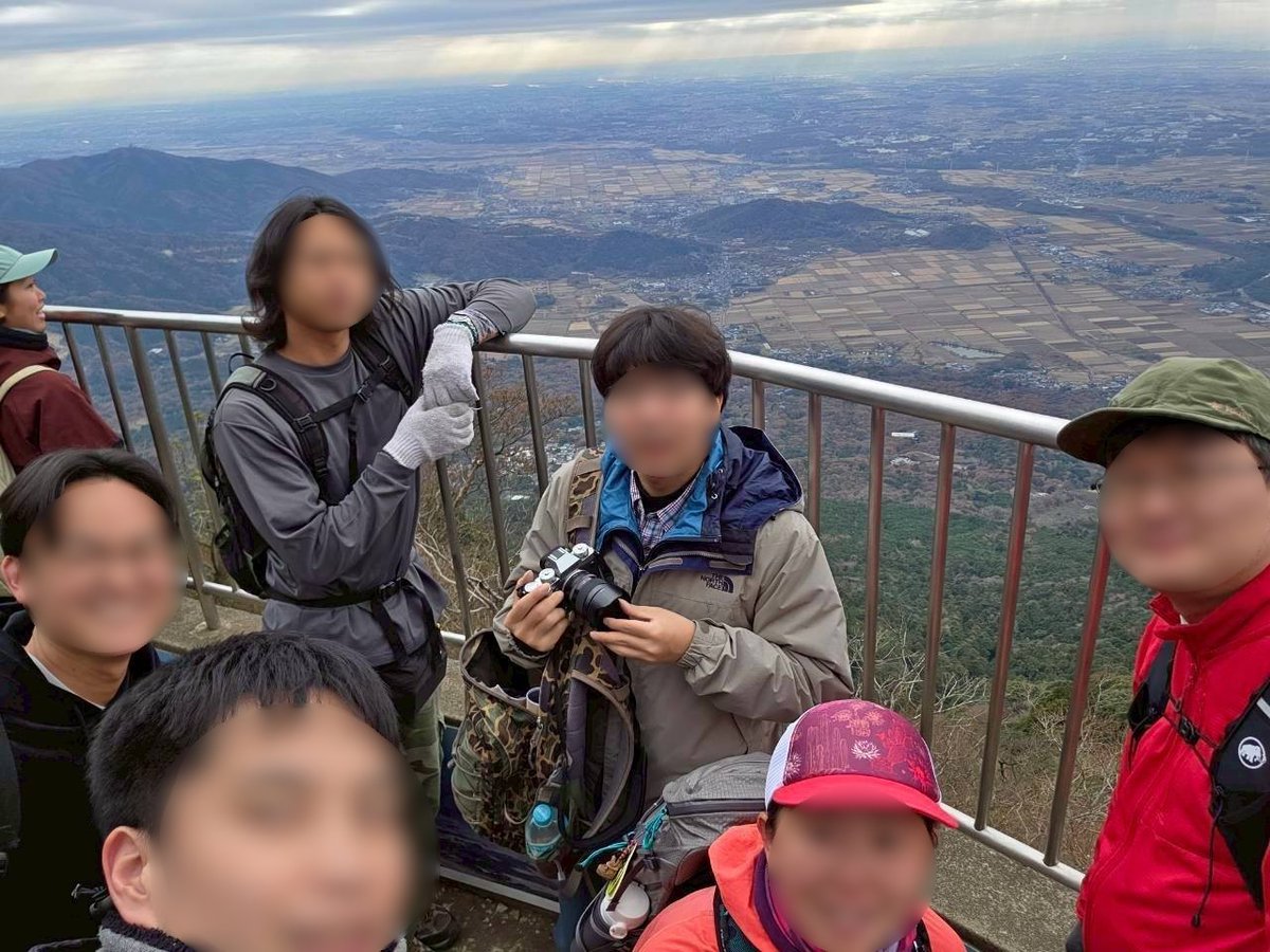 astom_rd's tweet photo. 高尾山に続き、山遊びで密かに恒例になりつつある筑波山de獅子鍋ツアーを開催!
今年は健脚者揃いで、登りも下りもなかなかなスピード(汗)
下山後は利酒に温泉に獅子鍋と、お腹も心も大満足な一日でした!
#筑波山 #獅子鍋 #よく肉を食べる会社!? #ASTOM https://t.co/FGf1yA9Dxn