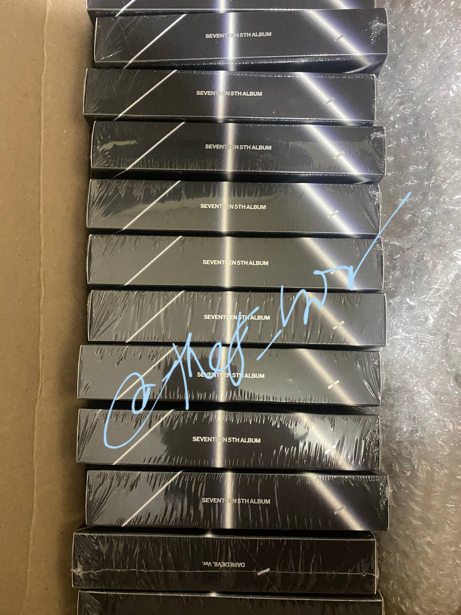 the8_boos's tweet photo. #chiyoupdates #the8boos_updates

- new arrivals as of today:

– HBD Daredevil Ver:
>1 Album w/ WV JPN POB Set

gentle reminder to pay your PF+SF for those haven't. will follow our usual shipping sched. thank you! https://t.co/mCuZxR58oi