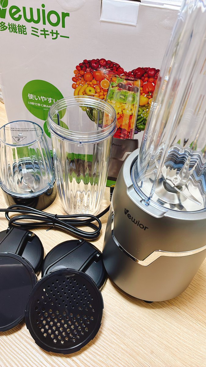 未使用 ジューサー・ミキサー シルバー 𝙈𝙮 𝙣𝙚𝙬 𝙜𝙚𝙖𝙧 前に使ってたミキサーが突然ぶっ壊れてしまっ