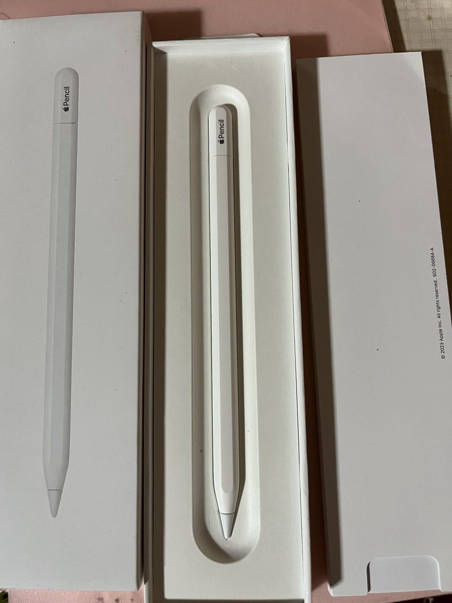pxartsb's tweet photo. ส่งต่อApple pencil usb-c ใช้เองค่ะ 
ปล่อย990.- ไม่มีตำหนิ ใช้งานได้ปกติ ส่งต่อเพราะเรียนจบแล้วค่า อปก.ครบ 
#ส่งต่อapplepencil #ส่งต่อปากกาไอแพด #applepencilมือสอง #ปากกาไอแพด #ไอแพดมือสอง #ipad #applepencil2 #ส่งต่อ https://t.co/N6GpEbHG50